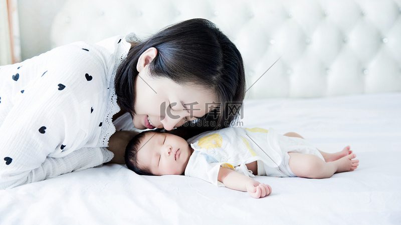 深圳母婴护理师培训，如何选择优质机构？**
